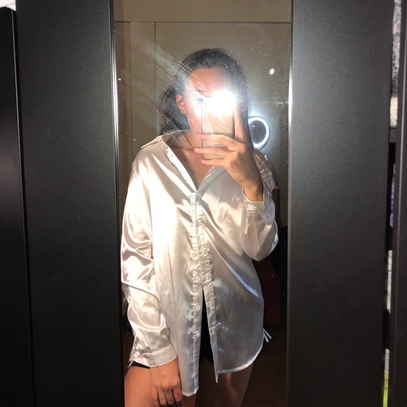 White Satin Shirt pretty little thing - Picture 2 of 3